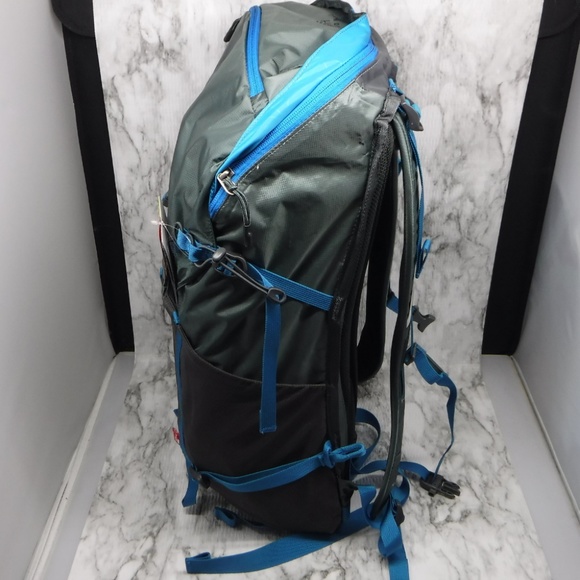 mountain hardwear rainshadow 26